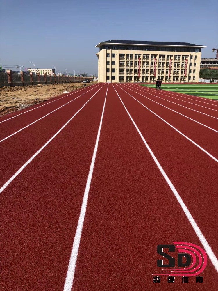 透氣型塑膠跑道和混合型塑膠跑道有什么區別？